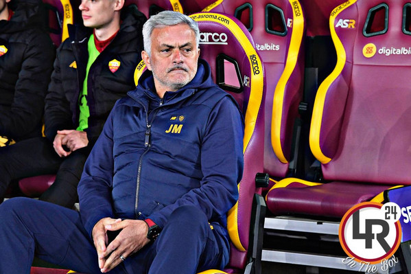 mourinho in the box