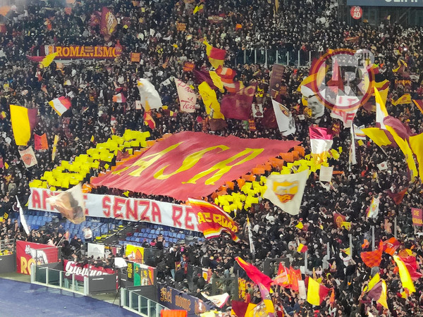 striscione curva sud roma feyenoord