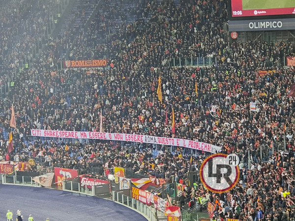 striscione in curva in risposta a lazio