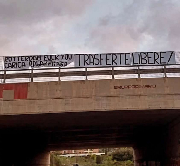 striscioni feyenoord roma