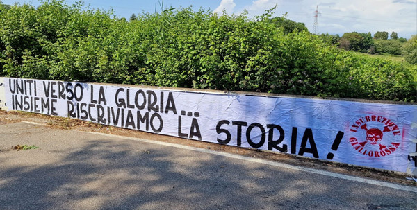 striscione tifosi siviglia roma