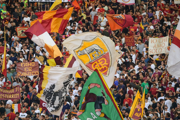 tifosi roma salernitana bandiera