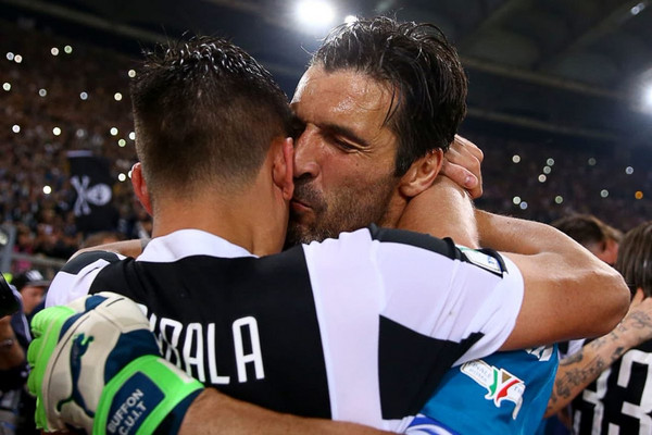 buffon dybala