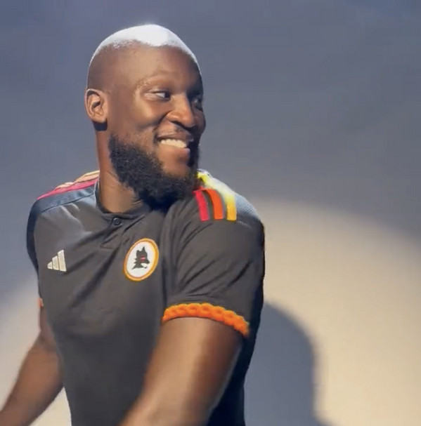 lukaku maglia video twitter