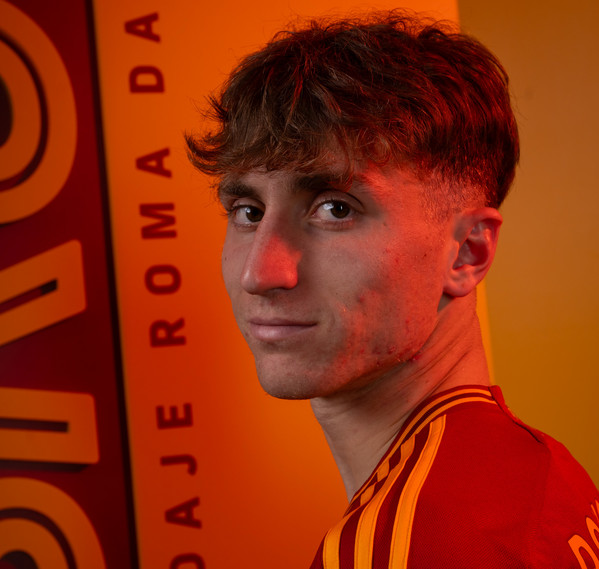 AS Roma Unveil New Signing Tommaso Baldanzi