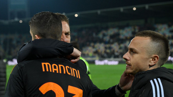 de rossi e mancini frosinone roma