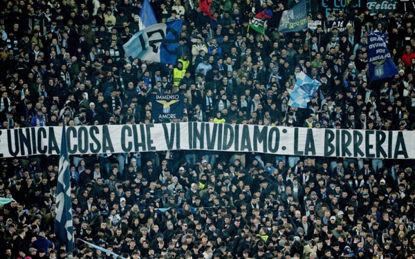 striscione lazio bayern