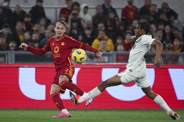 roma-sassuolo karsdorp lauriente