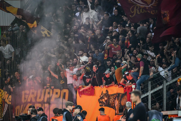 bayer roma tifosi