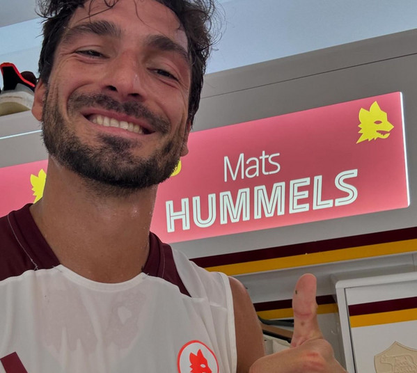 instagram hummels spogliatoio trigoria