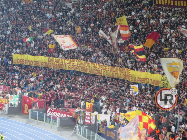 striscione Curva Sud