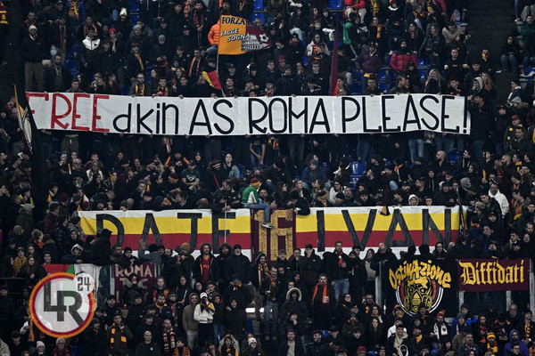 roma-lecce striscione friedkin