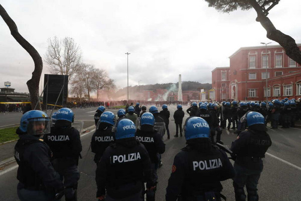 Tensione per il derby Lazio-Roma, Olimpico blindato