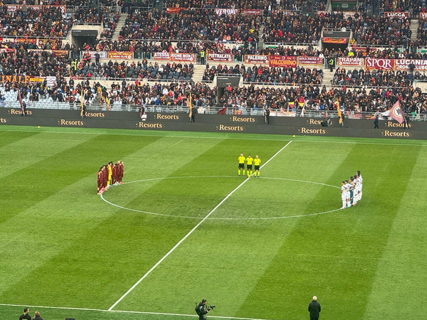 cagliari roma minuto di silenzio