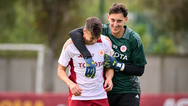 gollini abbraccia el shaarawy
