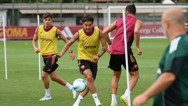dybala pallone trigoria