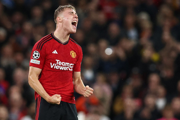 TOPSHOT-FBL-EUR-C1-MAN UTD-GALATASARAY