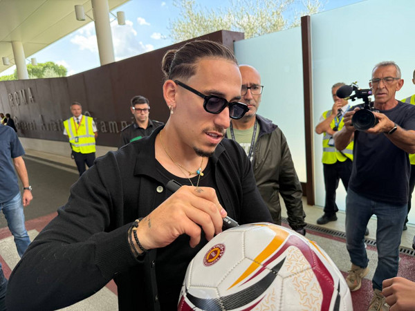 arrivo tsimikas autografo