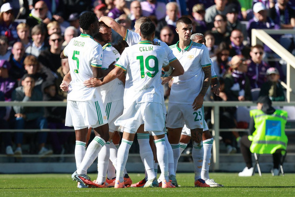 fiorentina-roma esultanza squadra