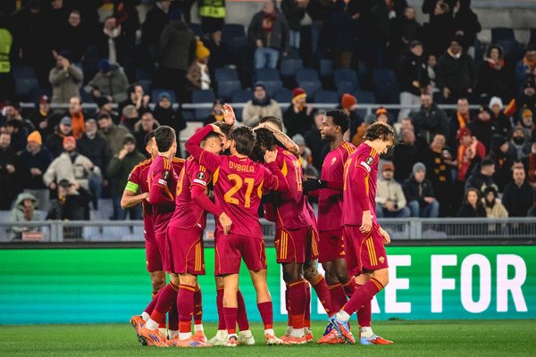 roma-midtjylland esultanza squadra