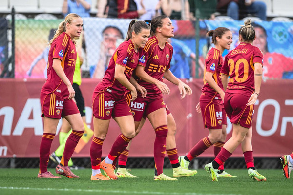 serie a femminile roma-inter squadra esultanza