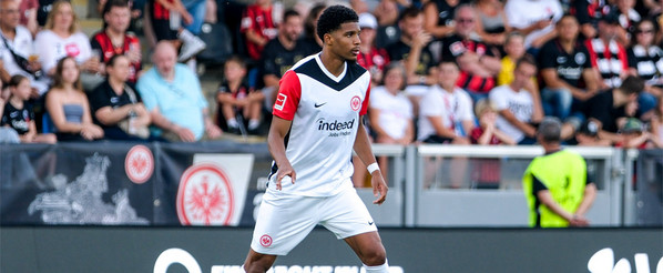 aurele-amenda-eintracht-frankfurt-2024-25