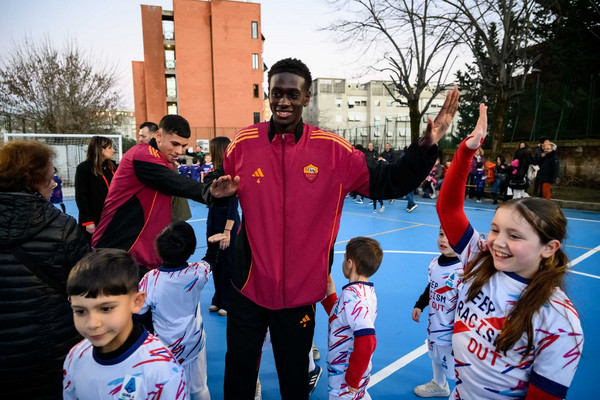 UN GOL PER L'INTEGRAZIONE - NO AL RAZZISMO - AS ROMA
